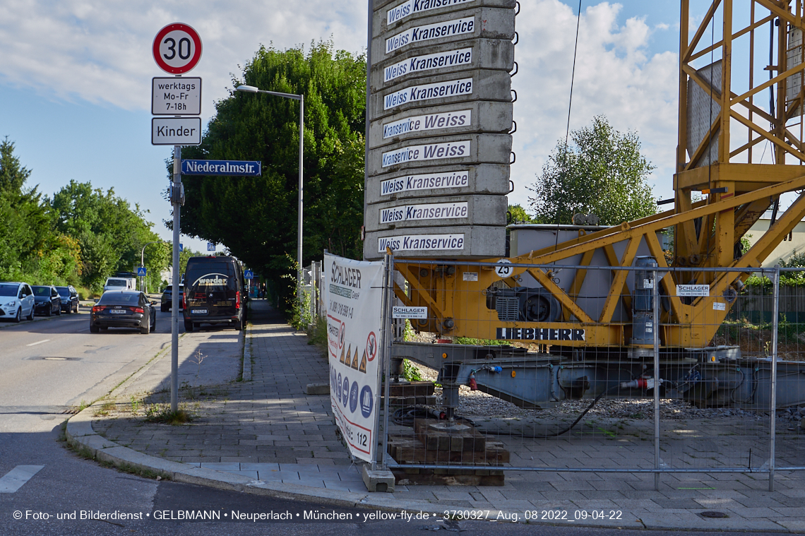 08.08.2022 - Baustelle an der Niederalmstraße 16 und Hugo-Lang-Bogen 13 in Neuperlach-Trudering
